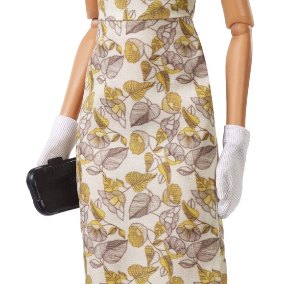 Barbie Rosa Parks Inspiring Women Doll - Picture 5 of 9